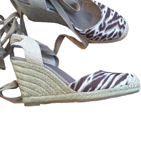 C. Wonder Brown White Zebra Print Tie-up Espadrille Wedge Heels Sandals - Size 6 - Picture 5 of 9